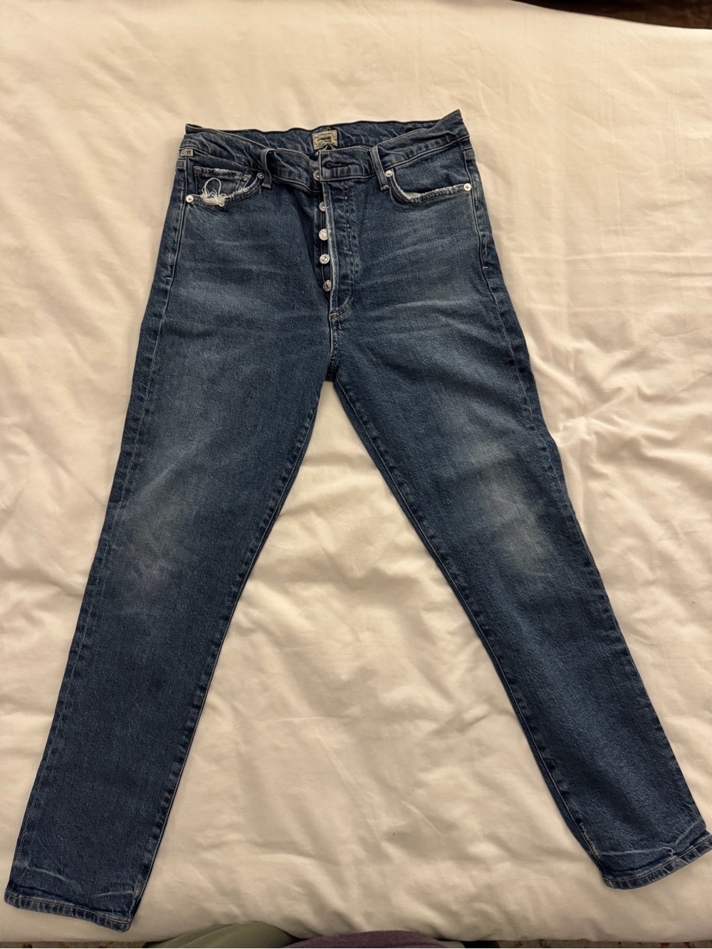 Citizens Of Humanity High-Rise Button-Fly Jeans in Dark Blue